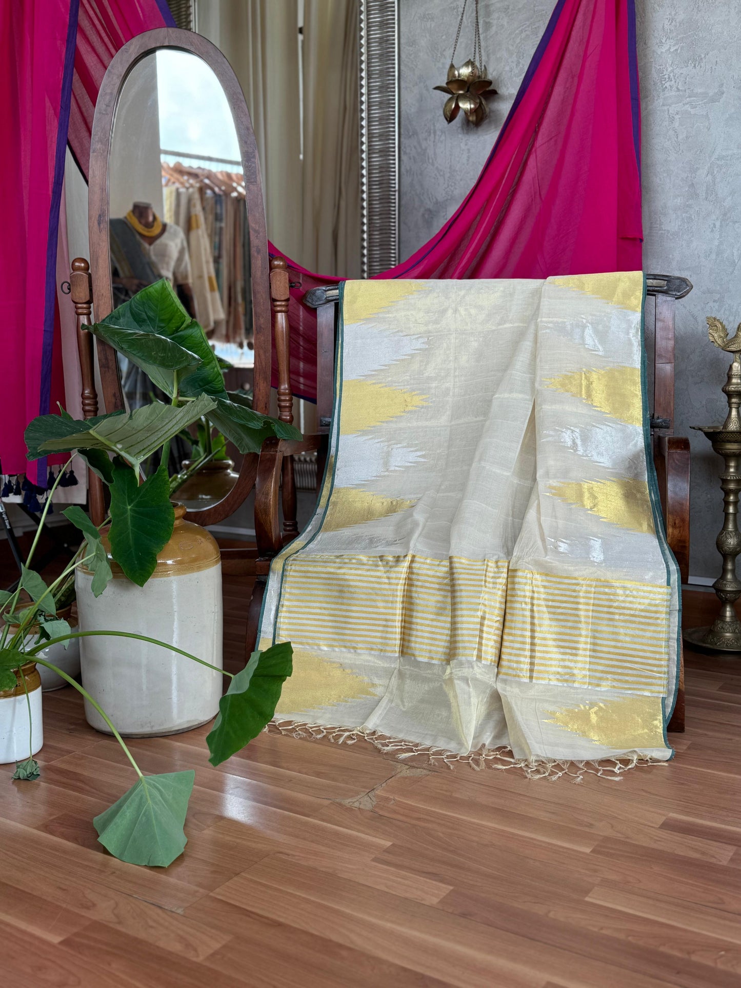 Gold and silver Temple kasavu saree (Kaithari Onam)