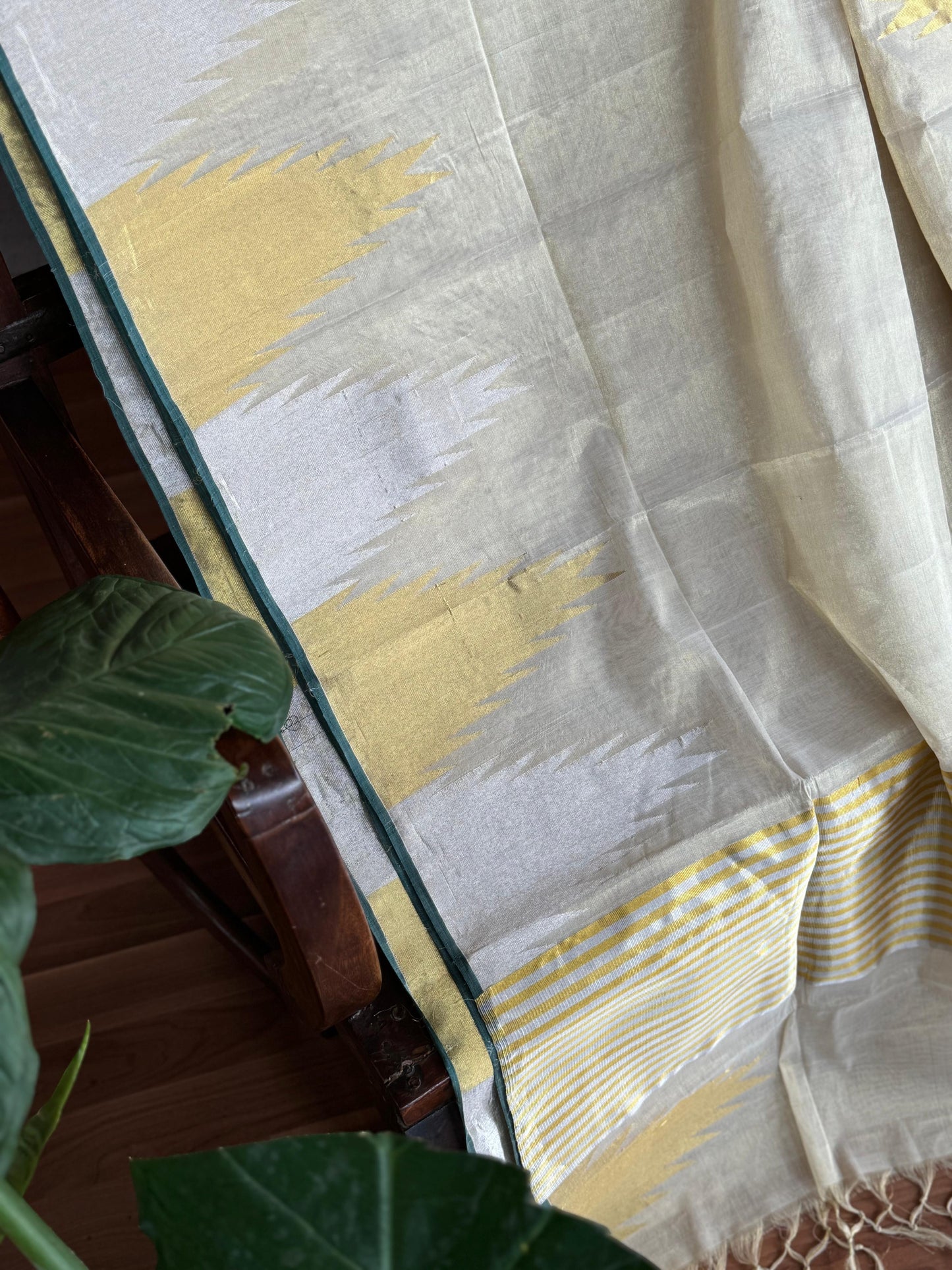 Gold and silver Temple kasavu saree (Kaithari Onam)
