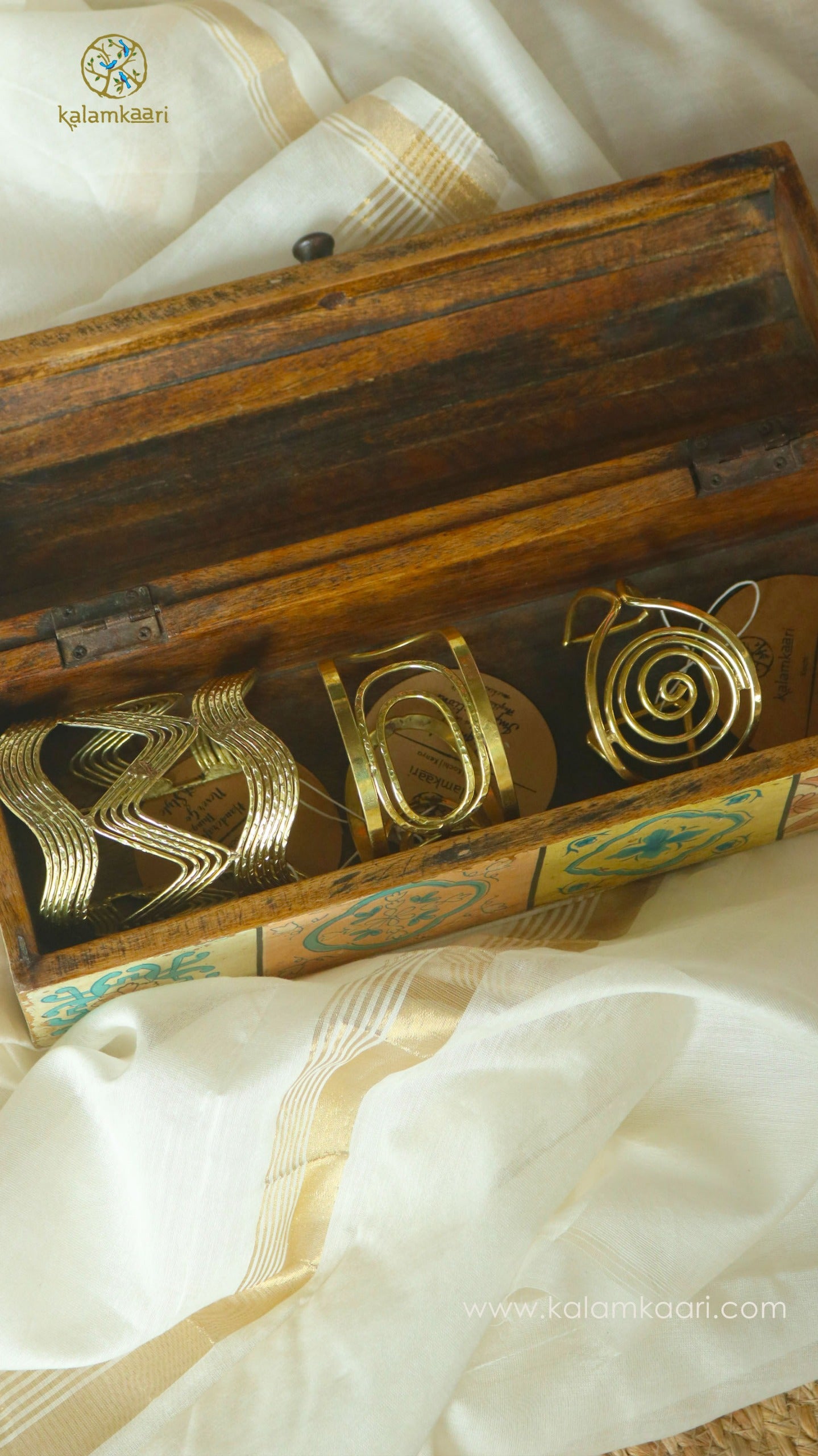 SPIRAL CUFF