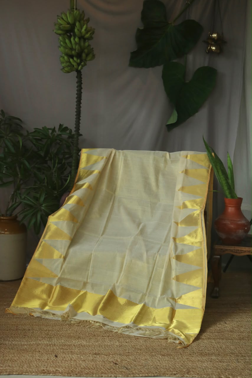 Komma Border Tissue Kasavu saree