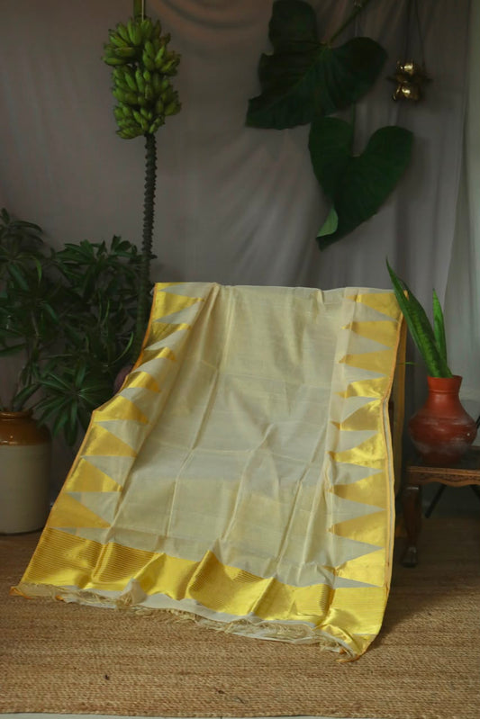 Komma Border Tissue Kasavu saree