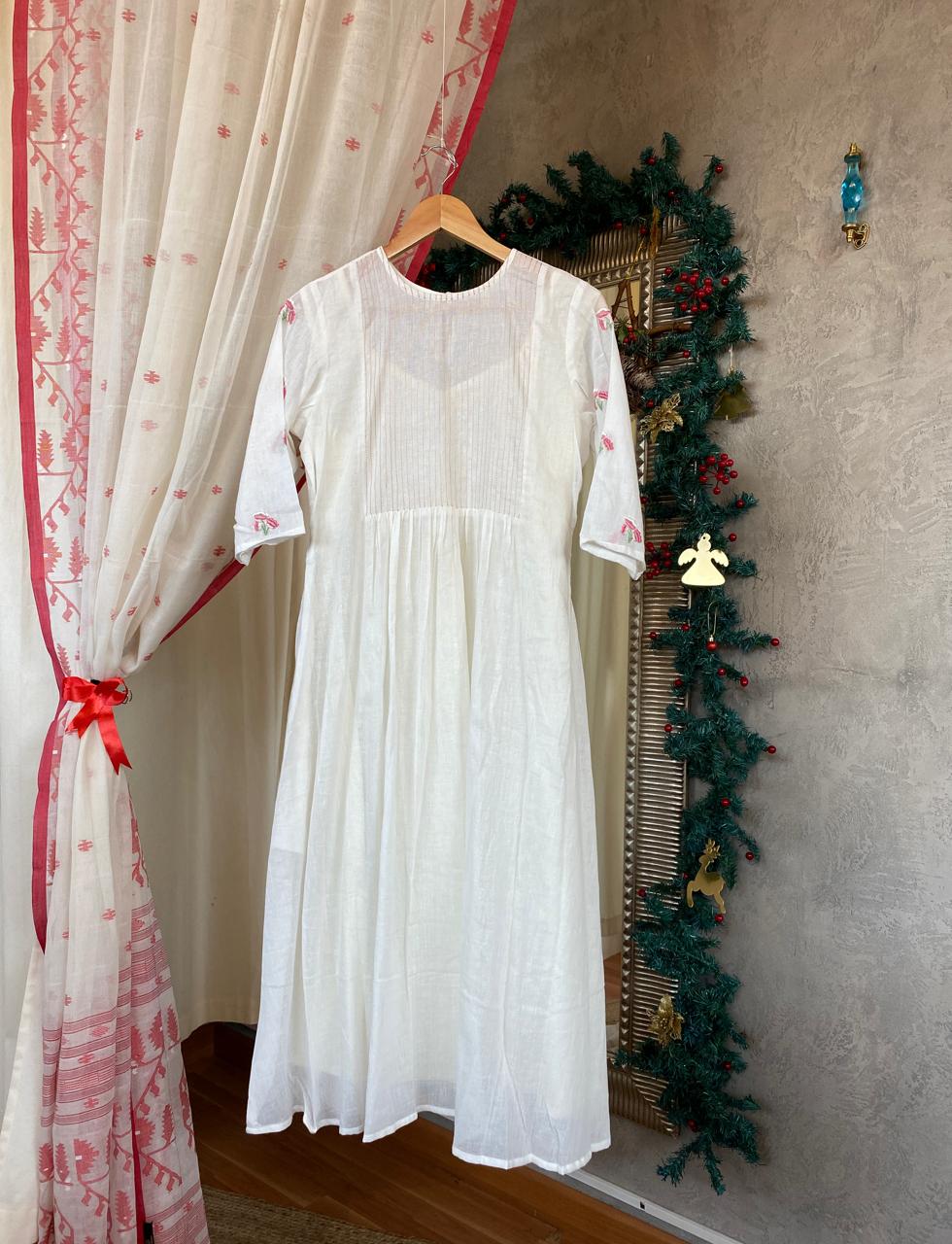 Yoke lines design with sleeve embroidery dress white