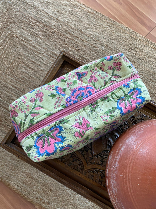 TRAVEL POUCH