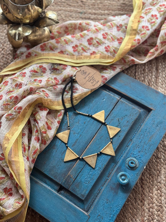 TRIANGLE NECK PIECE