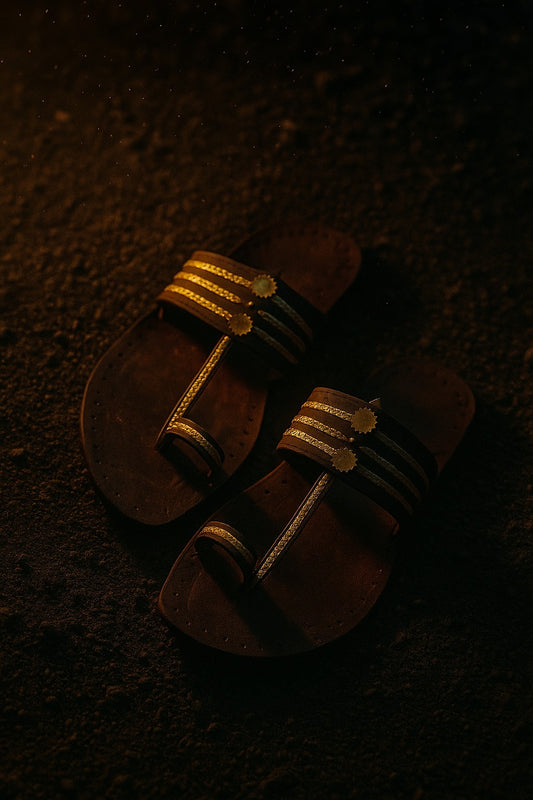 Kohlapuri brown & gold