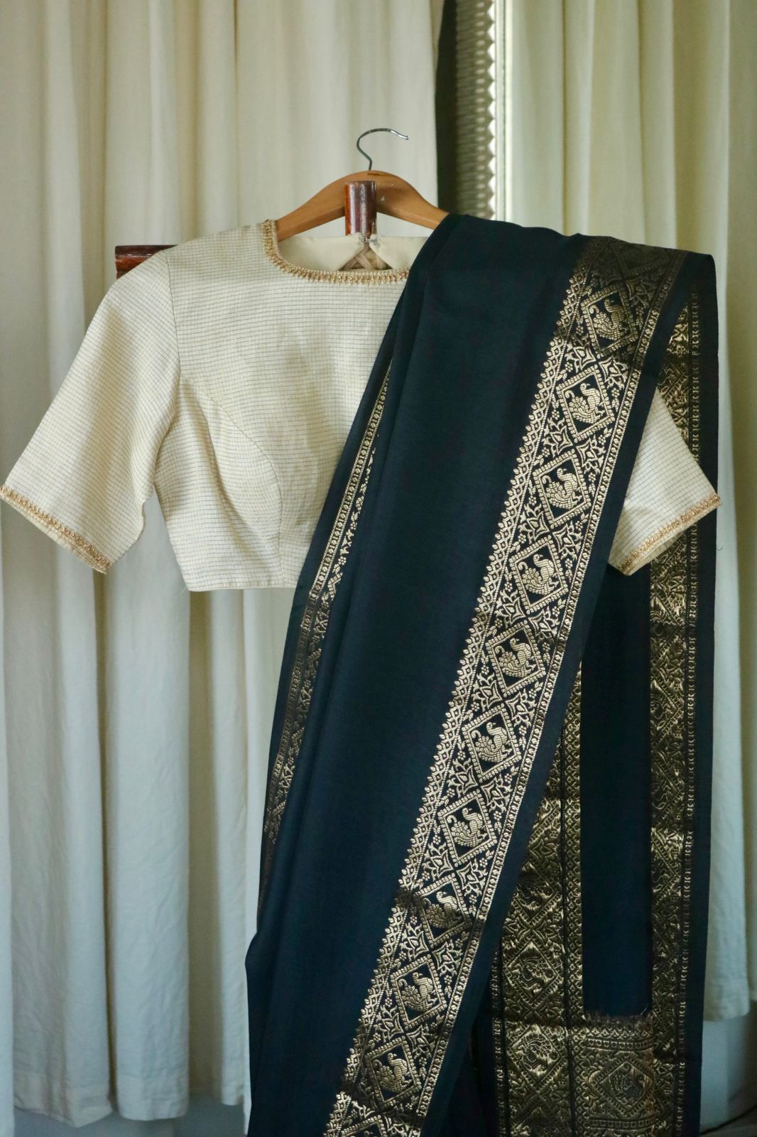 DOLA SILK HAND DYED SAREE_black