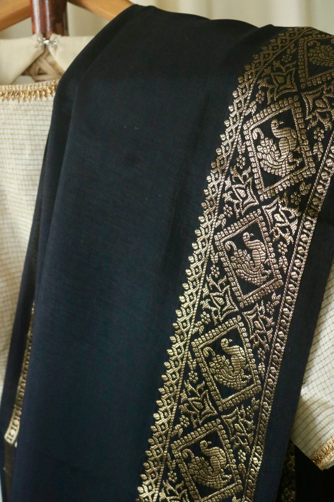 DOLA SILK HAND DYED SAREE_black