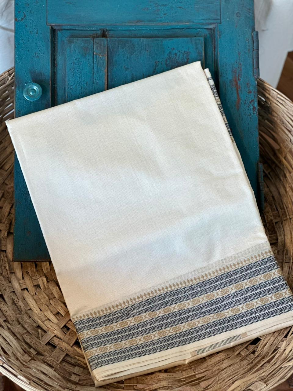 TUSSAR PLAIN BODY WITH BLACK KARA BORDER