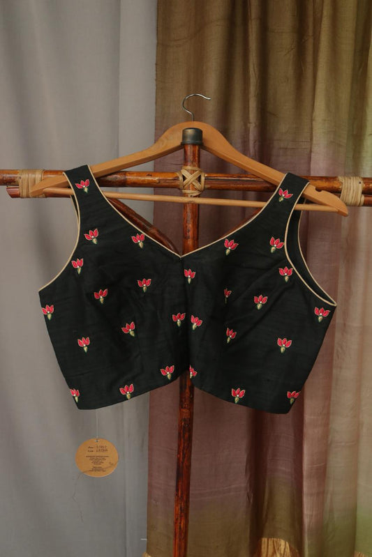 LOTUS EMBROIDERY BLOUSE