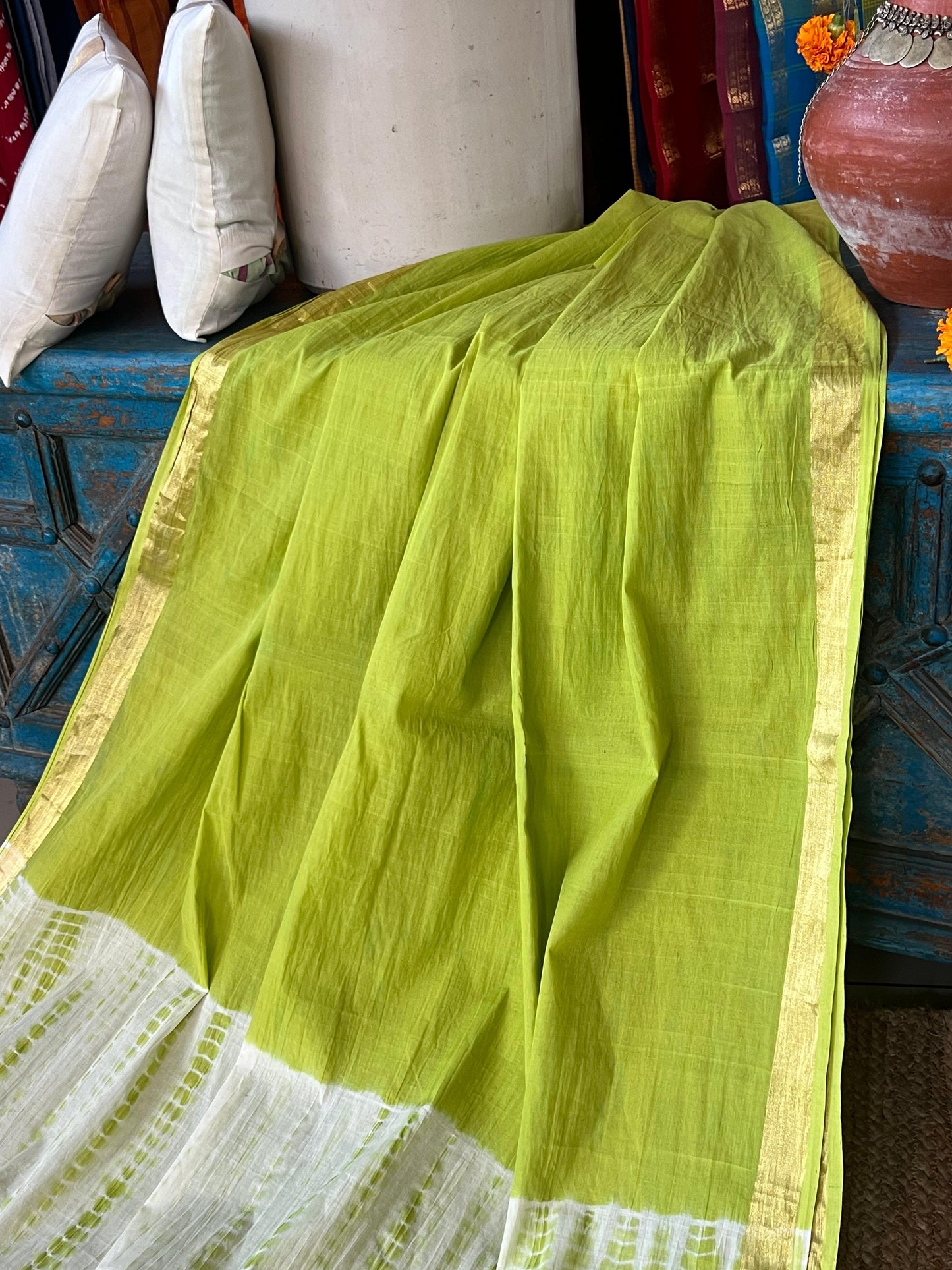 TIE-DYED SAREE WITH KASAV PALLU
