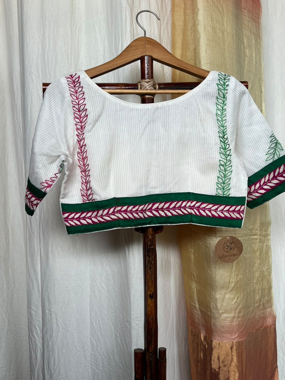 THREAD WORK WHITE BLOUSE