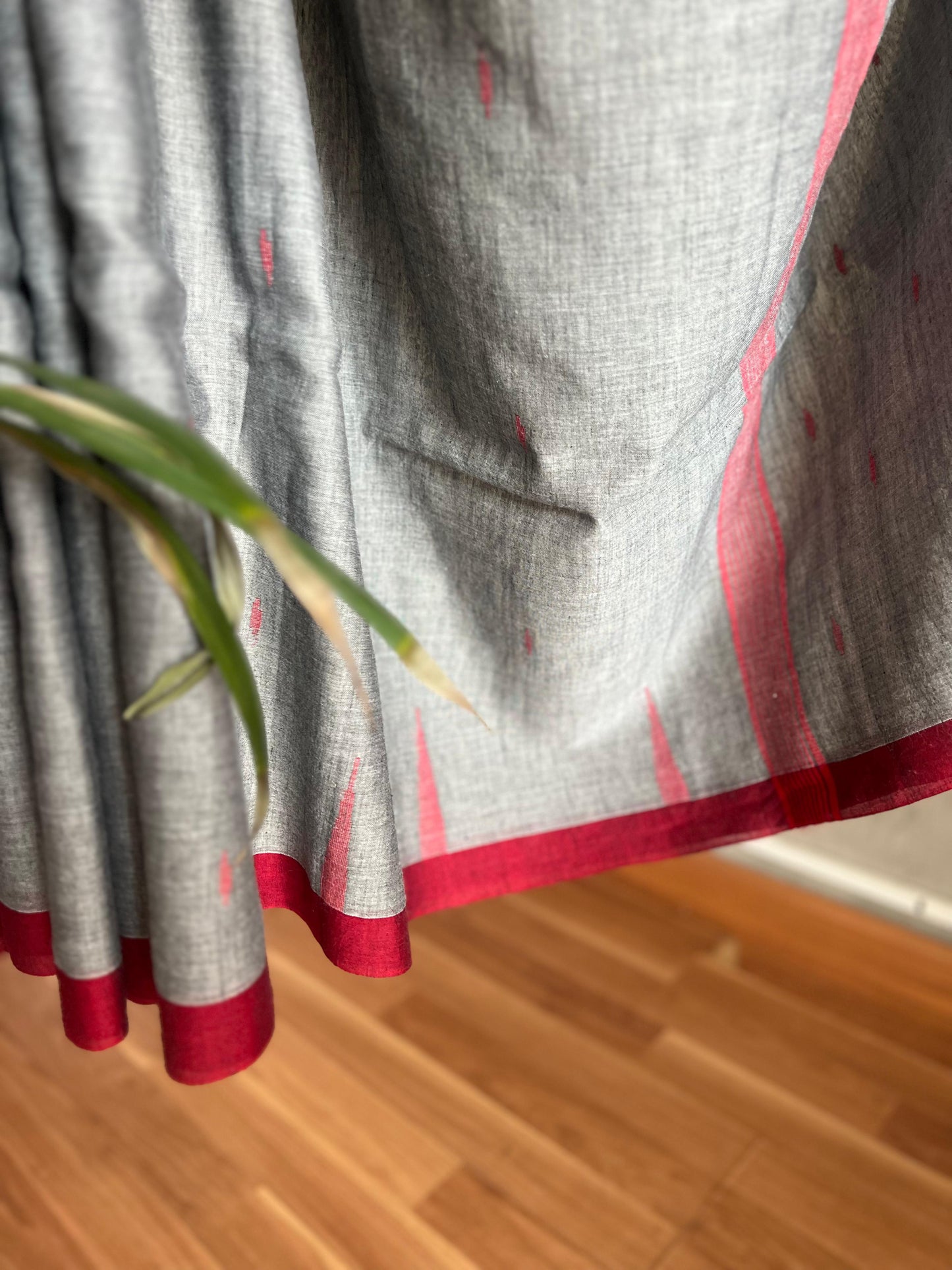 Bengal Jamdani saree_grey