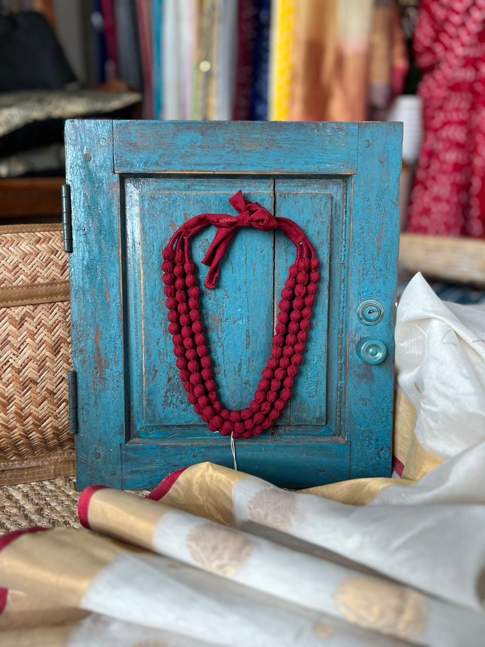 3 LAYER THREAD BEAD NECKPIECE_ MAROON